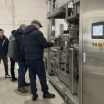 ਸੈਕੰਡਰੀ ਬੈਲਿੰਗ ਉਪਕਰਣਾਂ ਦਾ ਮੁਆਇਨਾ ਕਰਨ ਲਈ ਸਾਡੀ ਕੰਪਨੀ ਦਾ ਦੌਰਾ ਕਰਨ ਲਈ ਵਿਦੇਸ਼ੀ ਗਾਹਕਾਂ ਦਾ ਨਿੱਘਾ ਸੁਆਗਤ ਹੈ